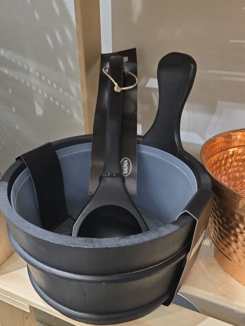 Oude grijze brocante koffer met metalen handvat - VERKOCHT - de Oude grijze brocante koffer met metalen handvat - VERKOCHT - de